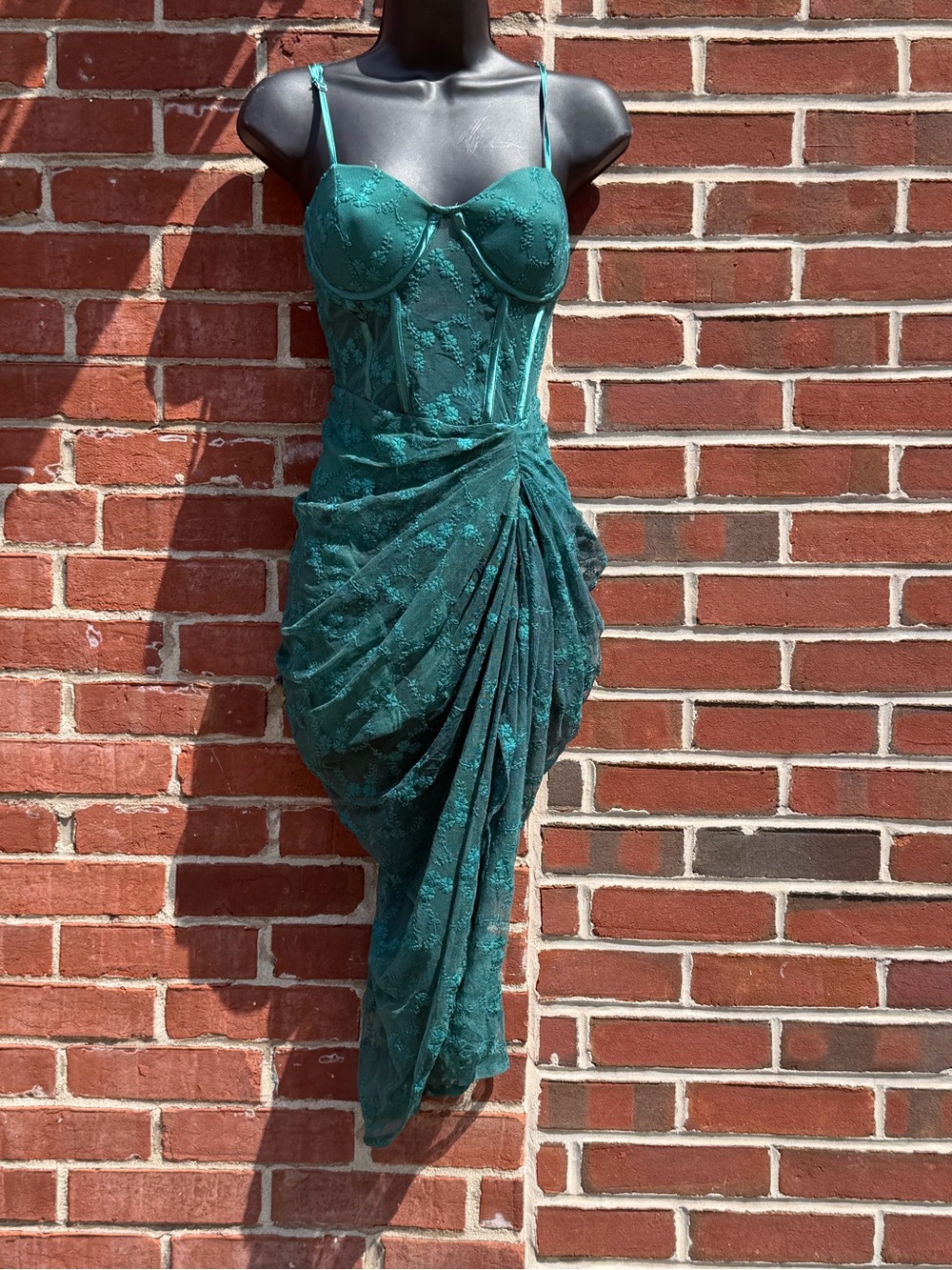 Sleeveless Emerald Lace Draped Midi Dress